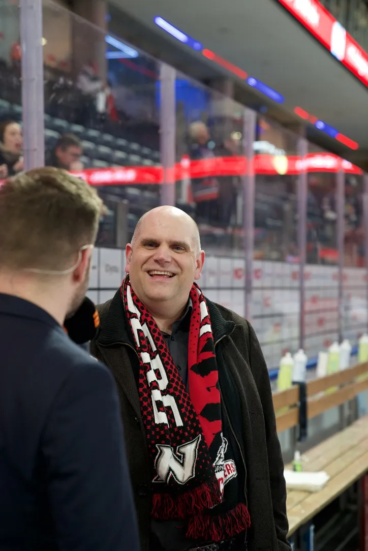 Silbury in conversation at the Nürnberg Ice Tigers arena